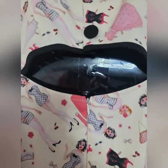 Vintage Style Dress with Retro Print - Picture 4 of 11